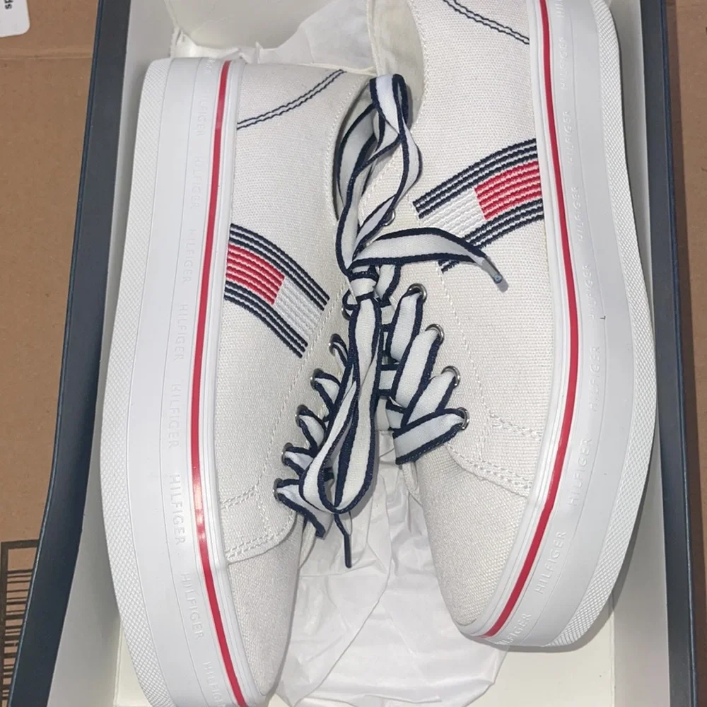 Tommy Hilfiger sneakers - Picture 6 of 8
